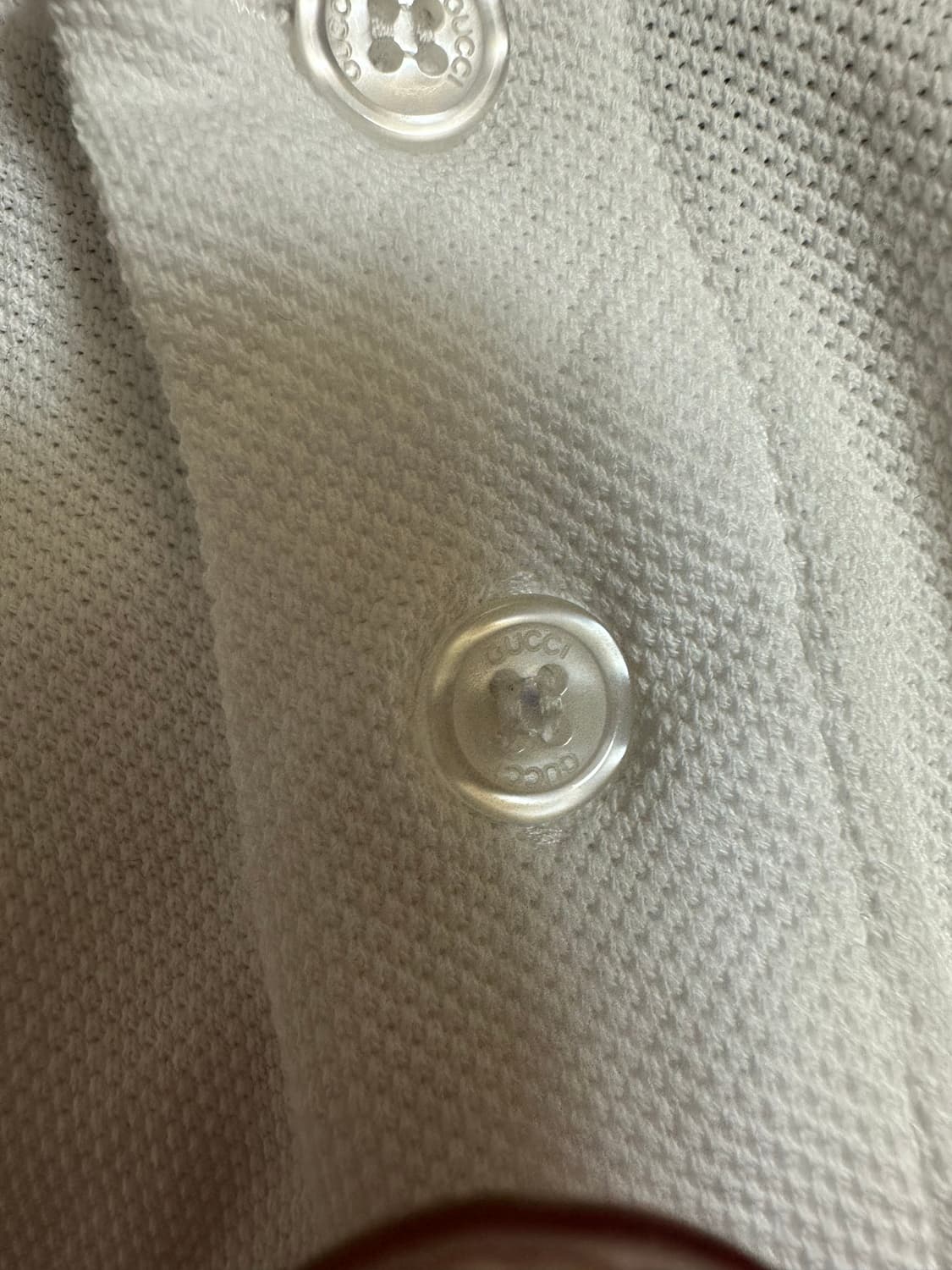 구찌 화이트 자수 반팔 폴로티 정품 상품이미지4