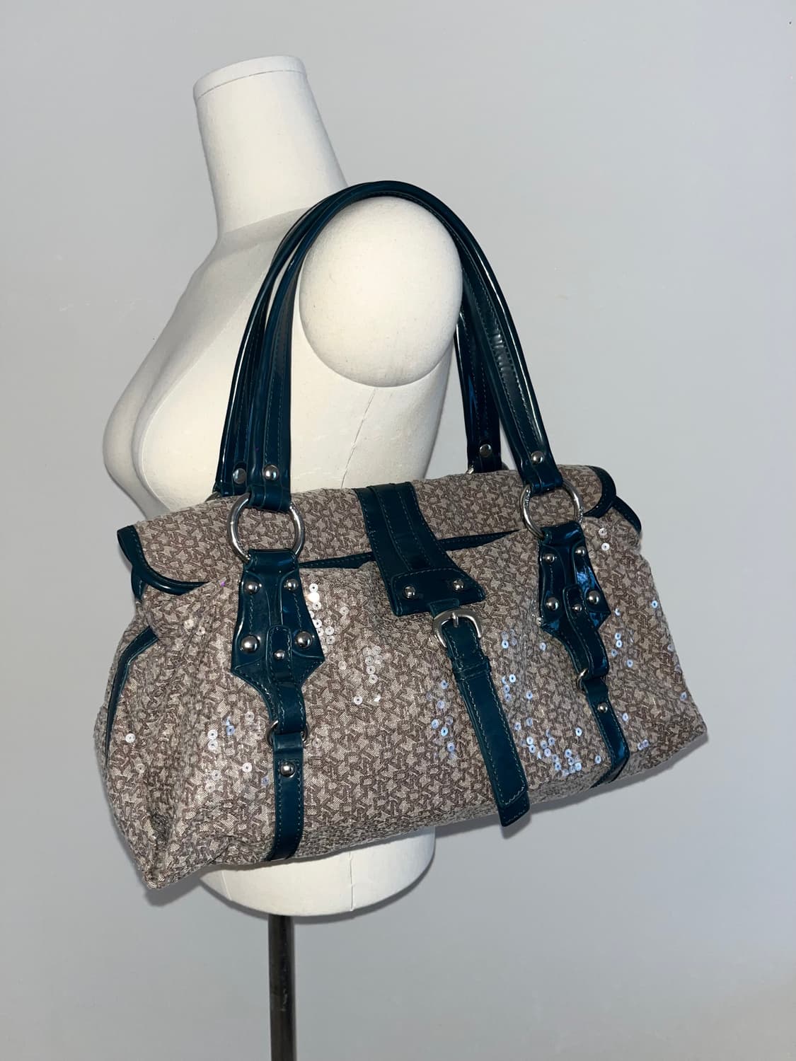 📦DKNY spangle shoulder bag 상품이미지3