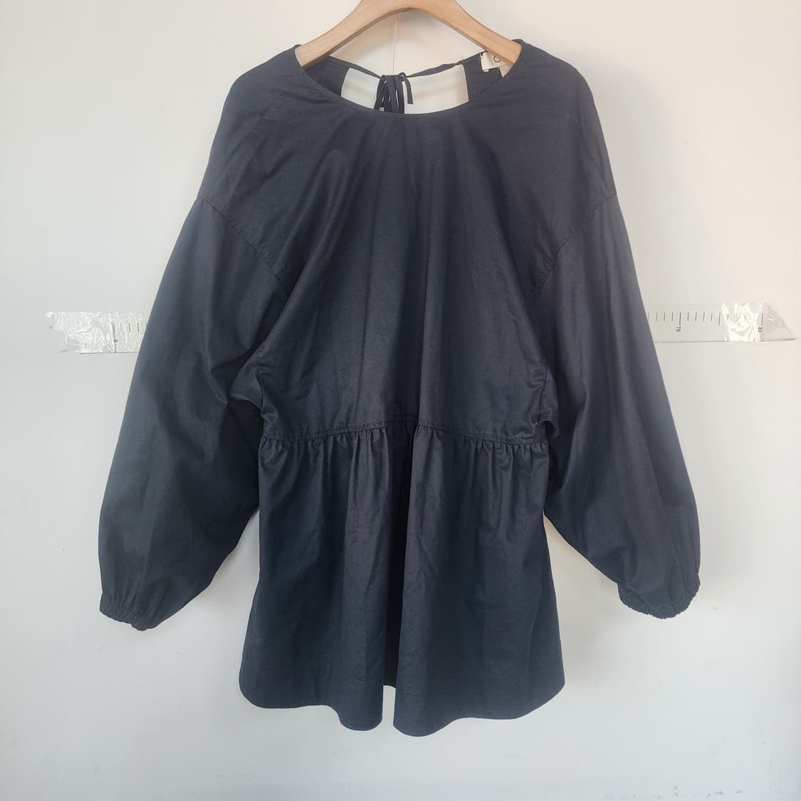 코스 블랙 슬리브 블라우스 상품이미지1