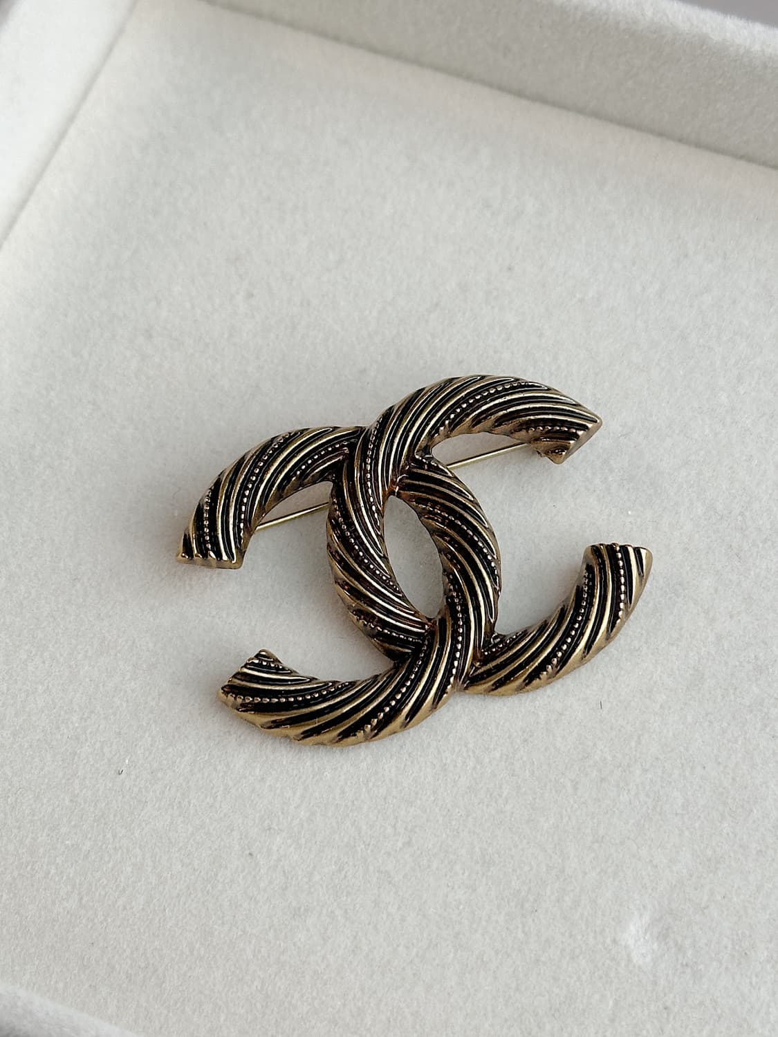 샤넬 브론즈 빈티지 브로치 상품이미지1