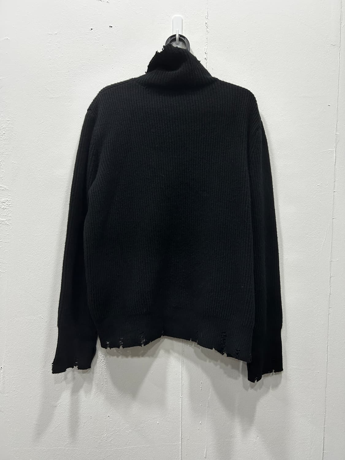 비이커 울100% 디스트로이드 터틀넥 니트 여성 55~66 블랙 상품이미지2