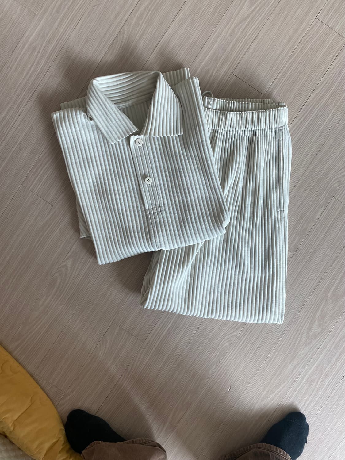 옴므플리세 아이보리 셋업 애 상품이미지1