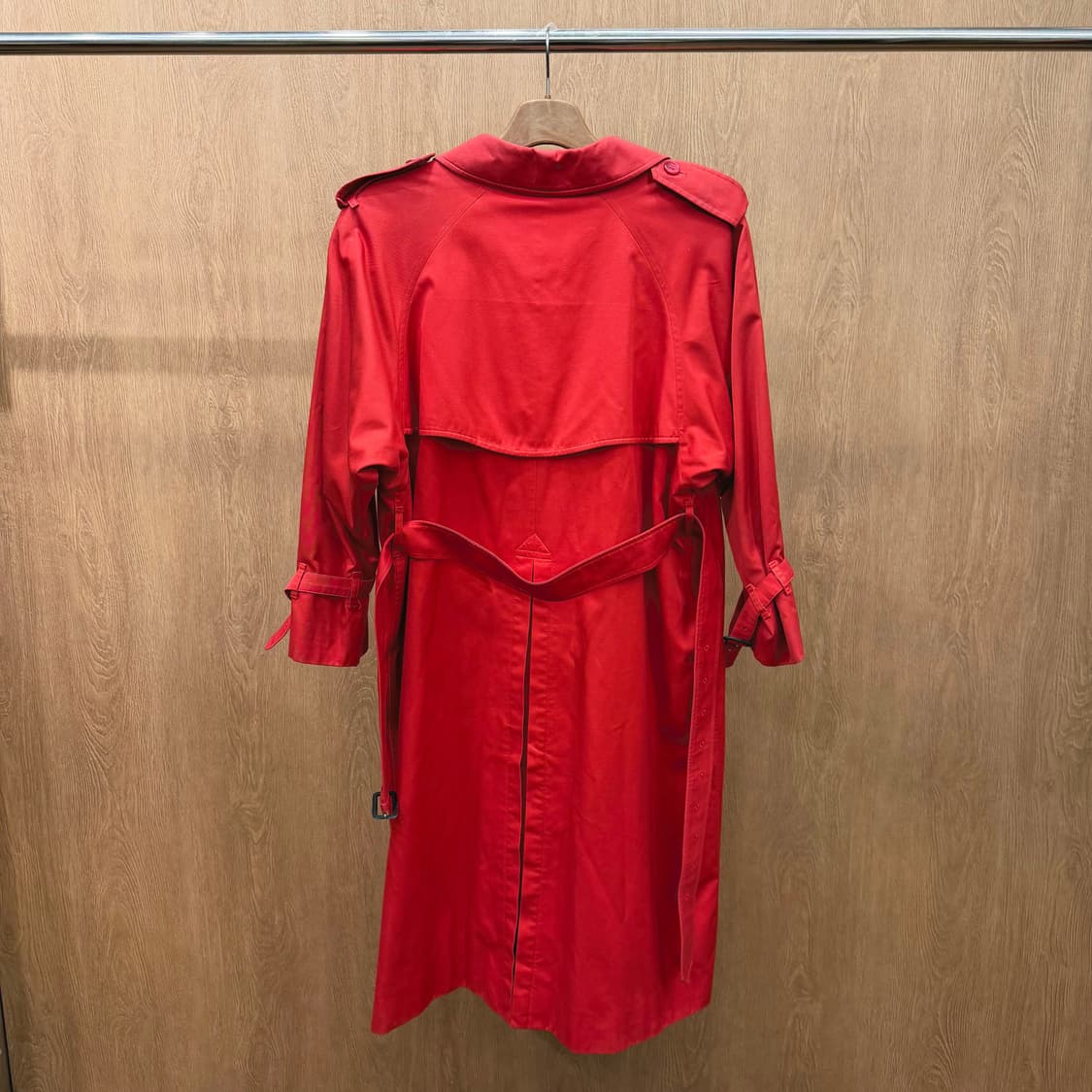 버버리 트렌치 코트 더블 브레스티드 벨트 스트랩 디테일 레귤러핏 레드 상품이미지3