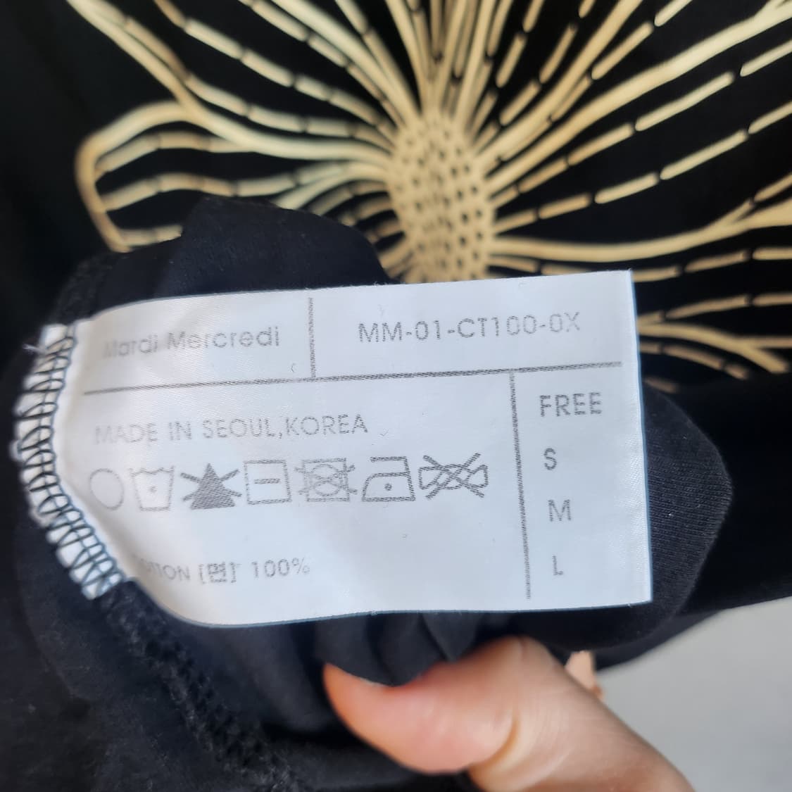 [Free] 마르디 메크르디 플라워 블랙 반팔티 상품이미지4