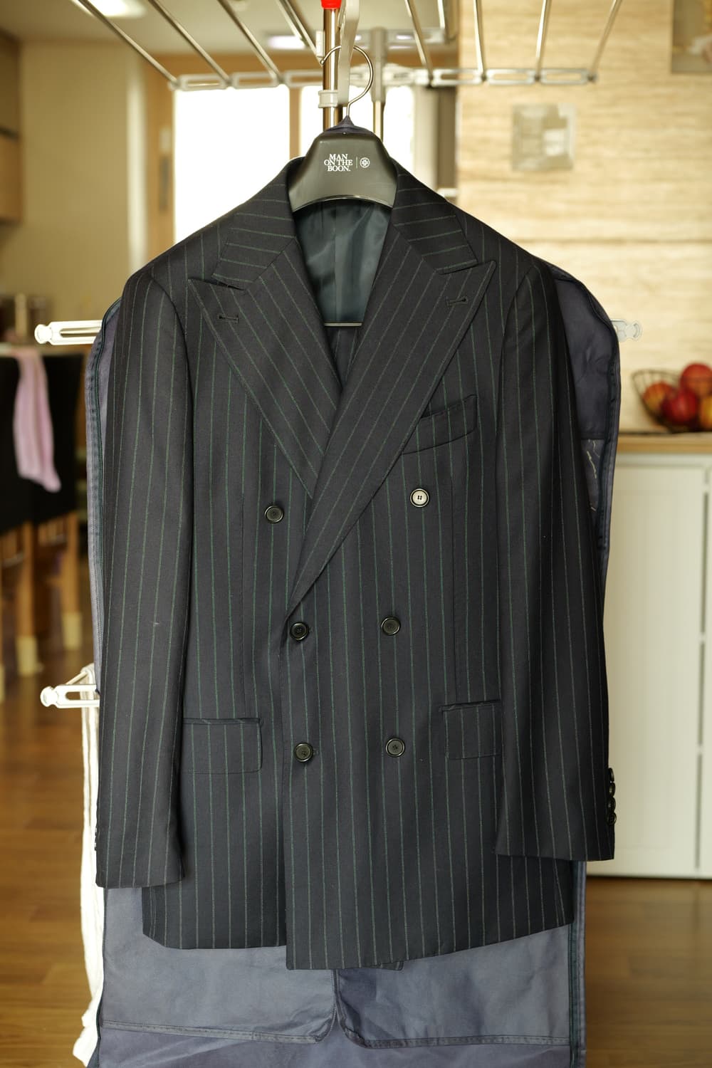 맨온더분 스트라이프 더블 브레스티드 수트 48 상품이미지1