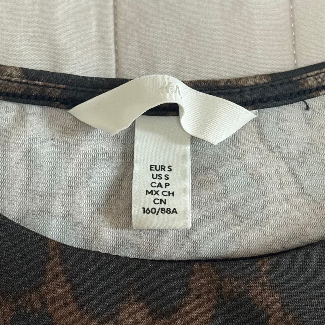 h&m 레오파드 티셔츠 상품이미지2