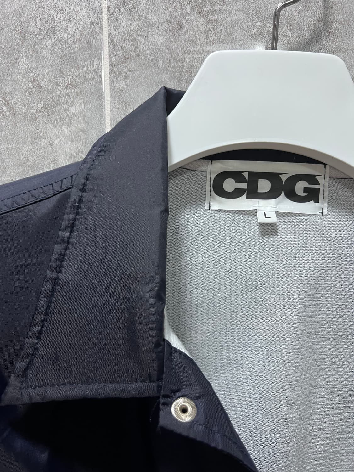 꼼데가르송 코치자켓 네이비 L 사이즈 팝니다 상품이미지7