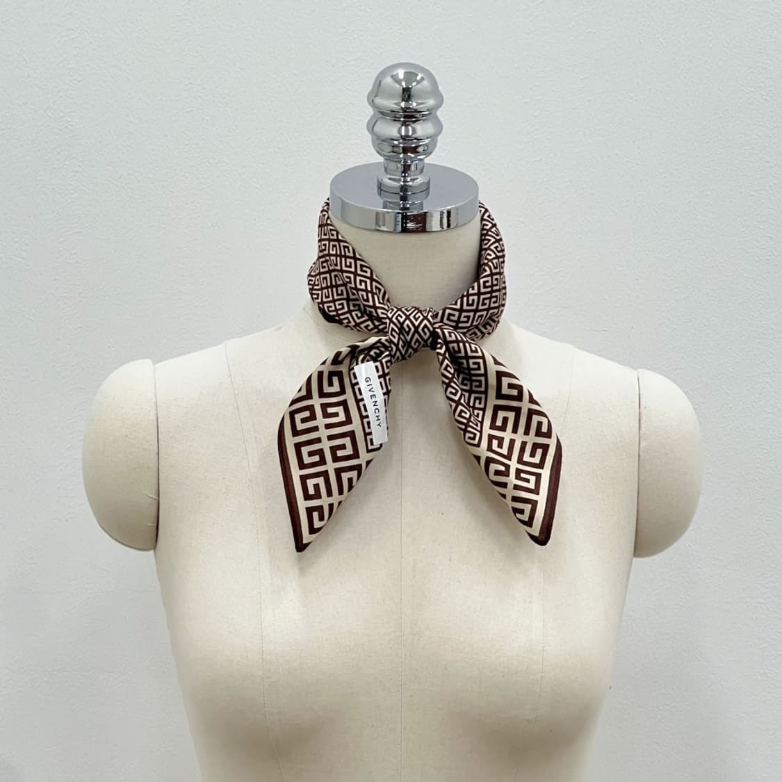 (새상품) givenchy / 지방시 쁘띠스카프 손수건 상품이미지7