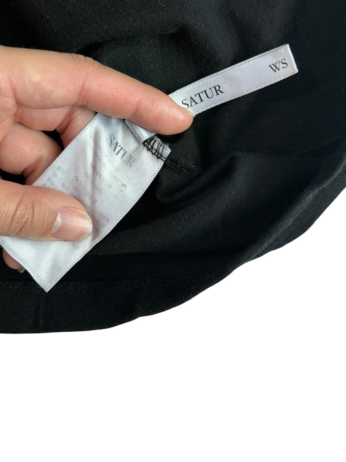 Satur 로고 블랙 반팔티 상품이미지8