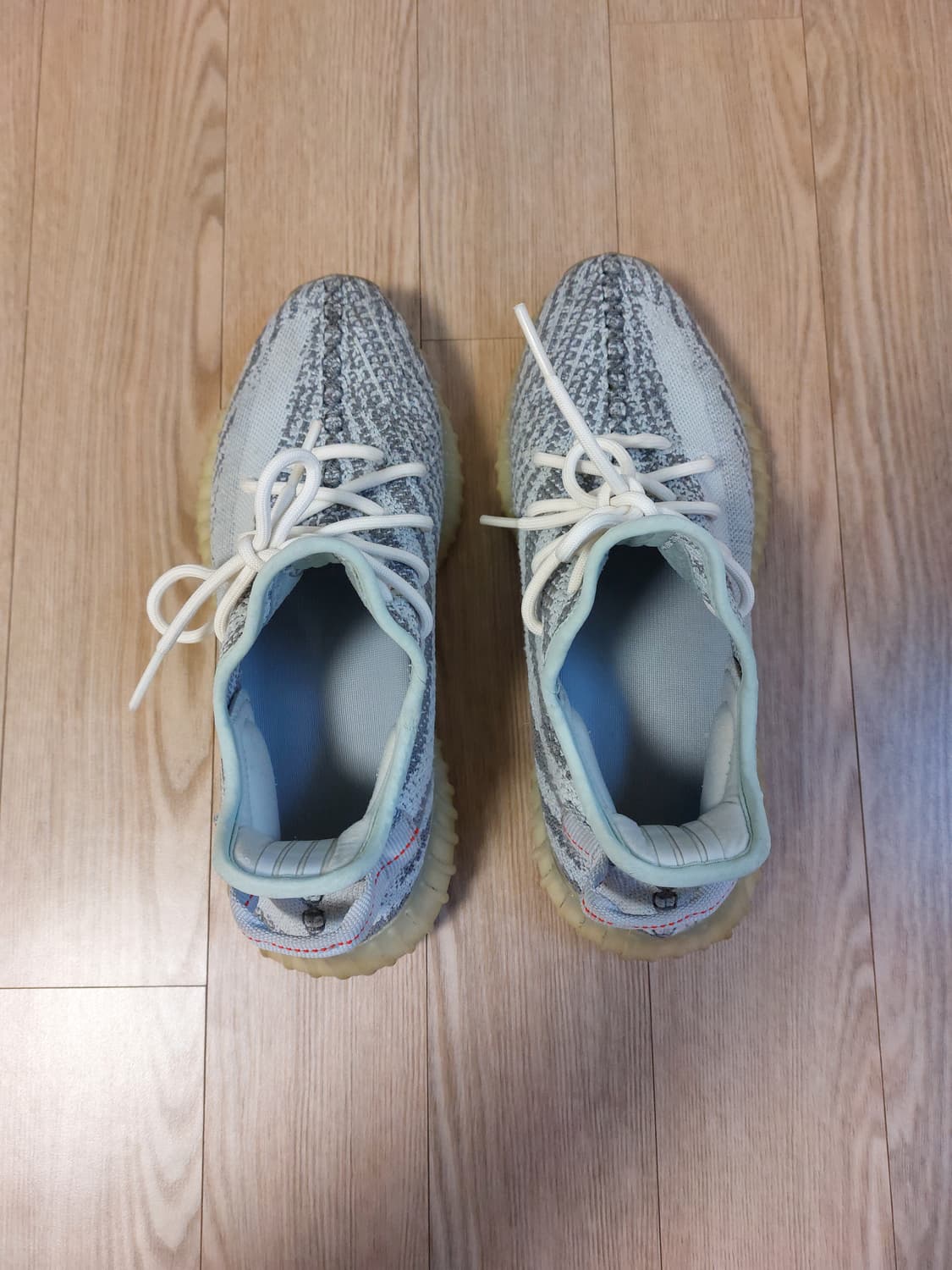 아디다스 이지 부스트 350 V2 블루 틴트 상품이미지6