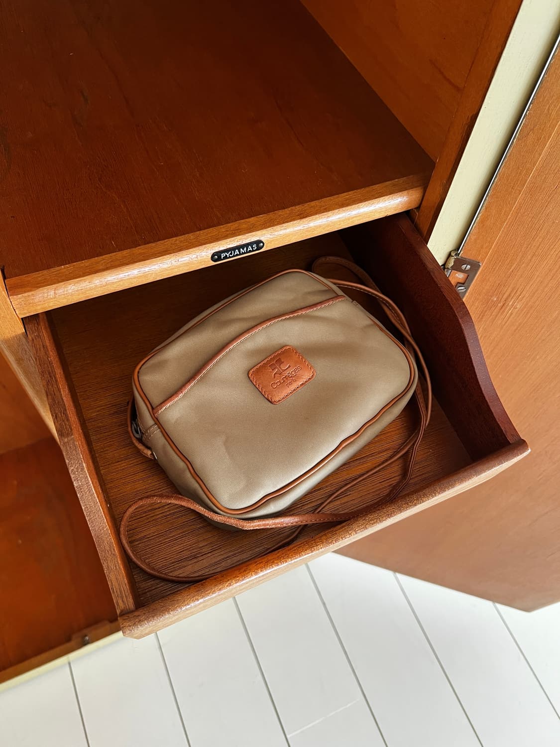 꾸레쥬 Courreges 크로스백 상품이미지1