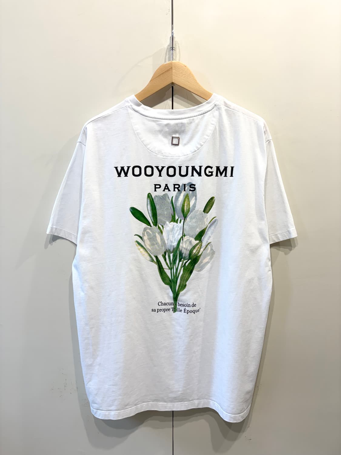 22SS 우영미 플라워 프린트 백로고 반팔 티셔츠 상품이미지1