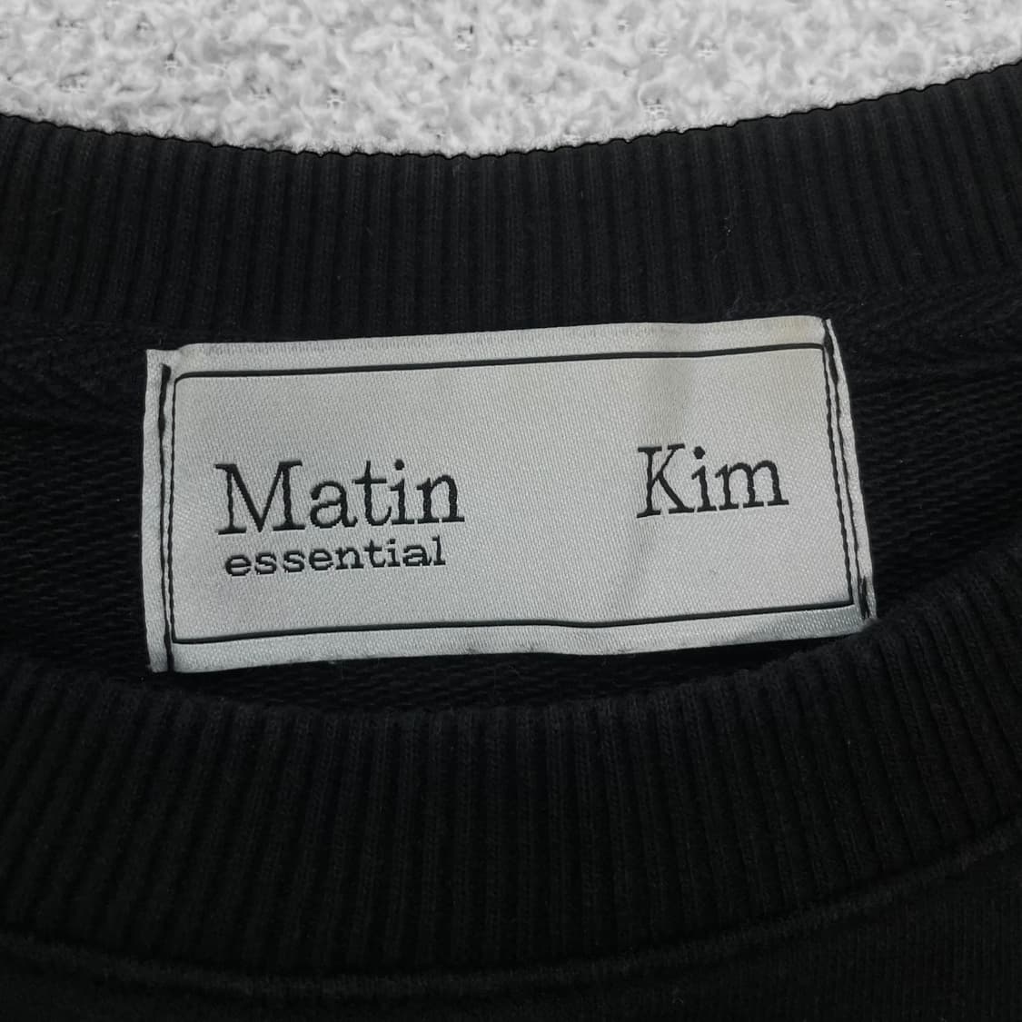 마뗑킴 루빅 큐브 맨투맨 블랙 상품이미지6