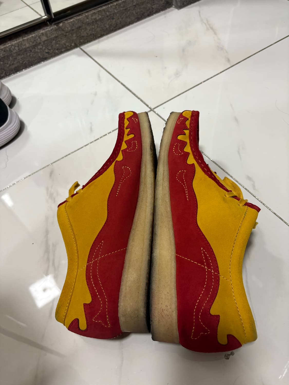 클락스x슈프림 왈라비 레드/옐로우 310(300) 상품이미지3