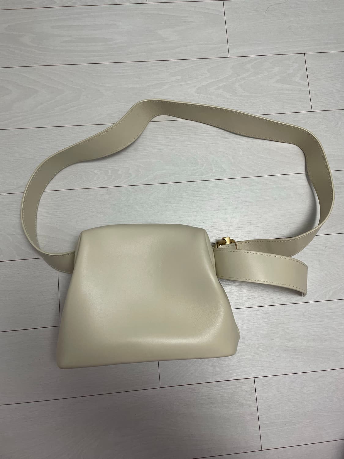 오소이 브로트 크림 가방 상품이미지6