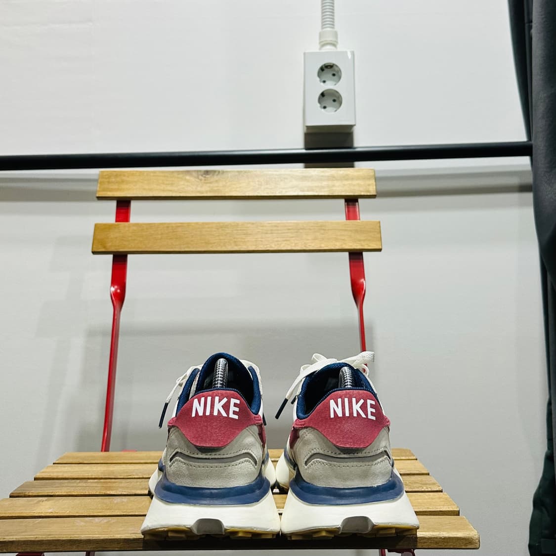 240) 나이키 운동화 여성 여자 신발 피닉스 와플 그레이 레드 상품이미지4