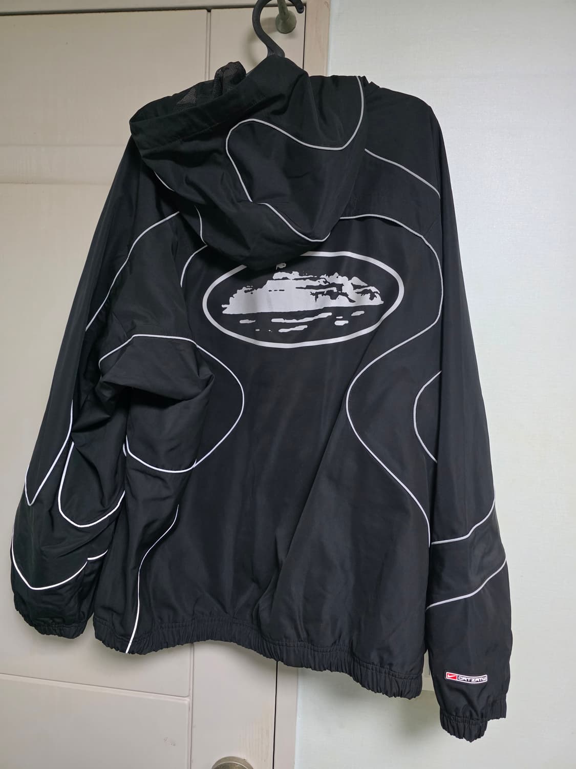 나이키 x 코르테이즈 NRG 자켓 오닉스 판매합니다 상품이미지2