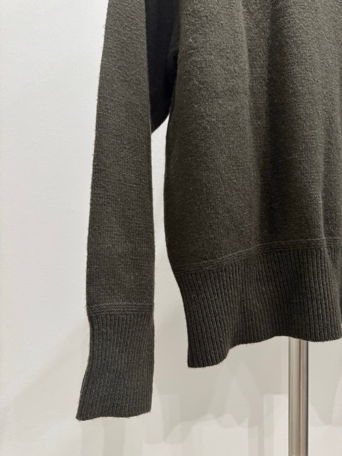 타이가 타카하시 Lot.507 카키 니트 스웨터 상품이미지3