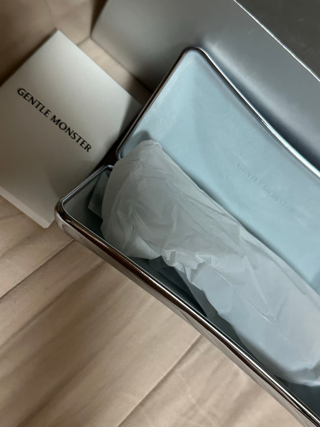 젠틀몬스터 안테나 그린 팝니다 상품이미지3