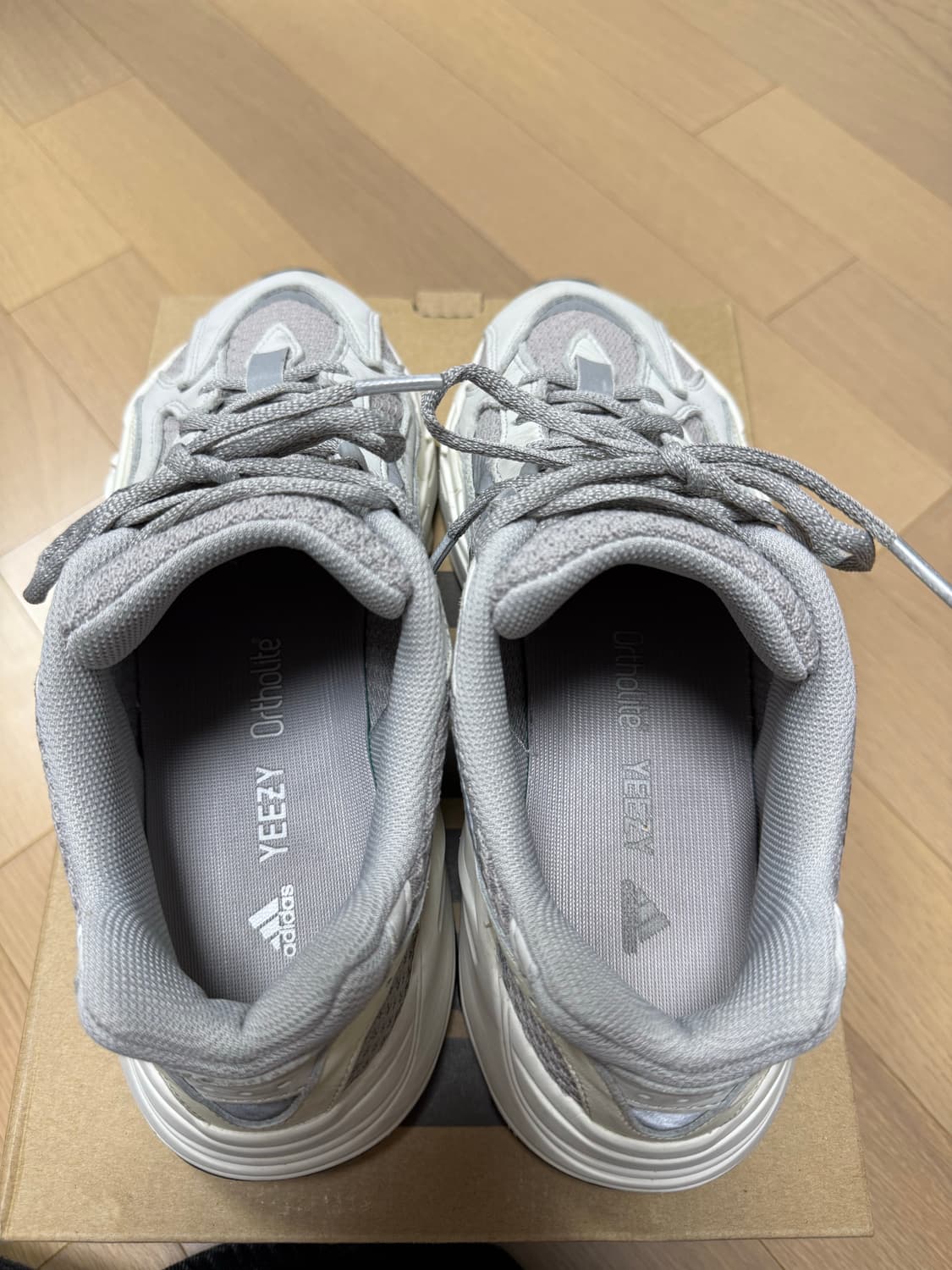 이지 부스트 700 V2 스태틱 상품이미지7