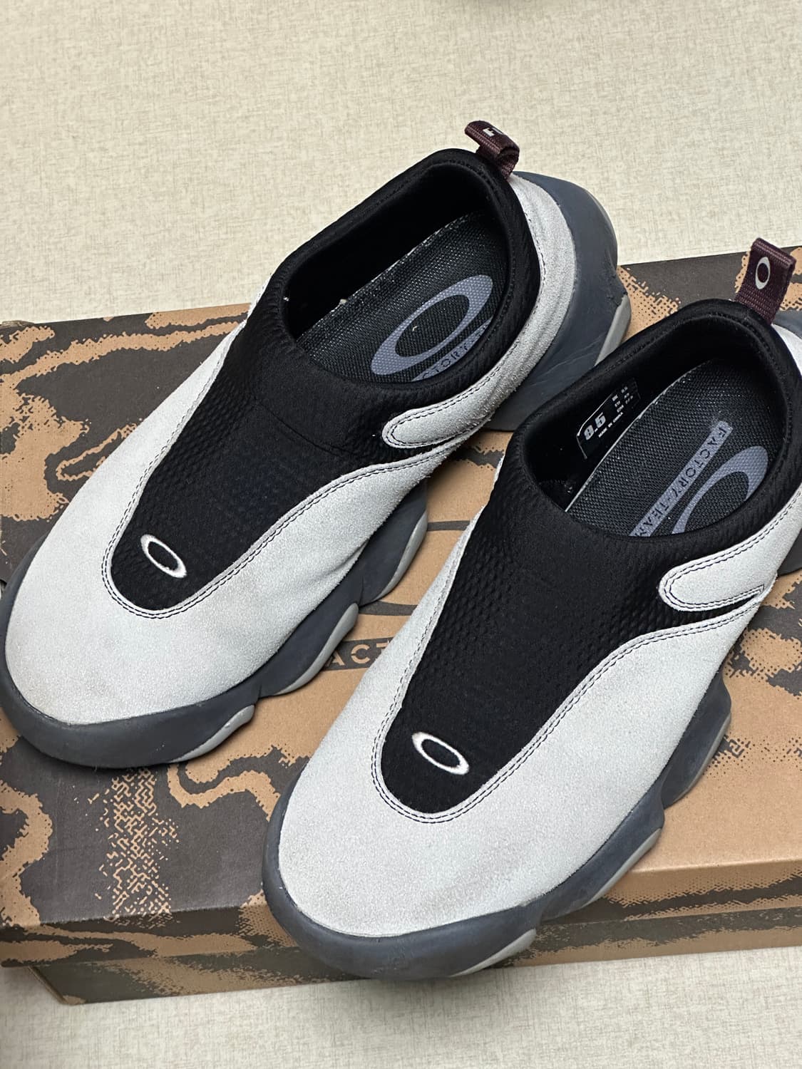 오클리 팩토리 팀 x 브레인 데드 플래시 275 상품이미지2