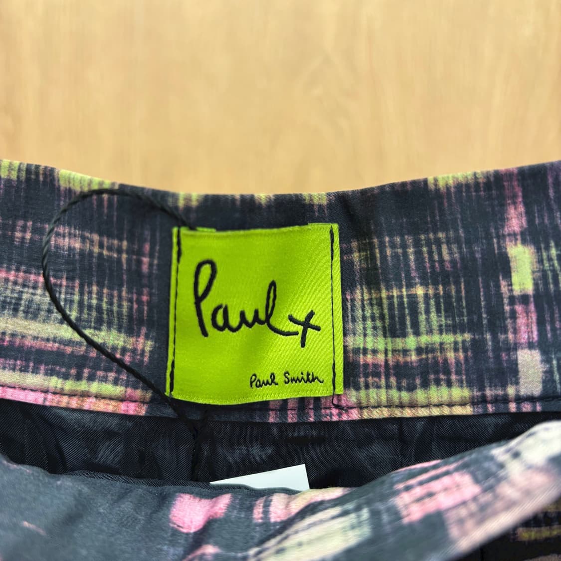 폴스미스 미디 스커트 멀티 블랙 체크 패턴 프린팅 디테일 플레어핏 핑크 상품이미지6