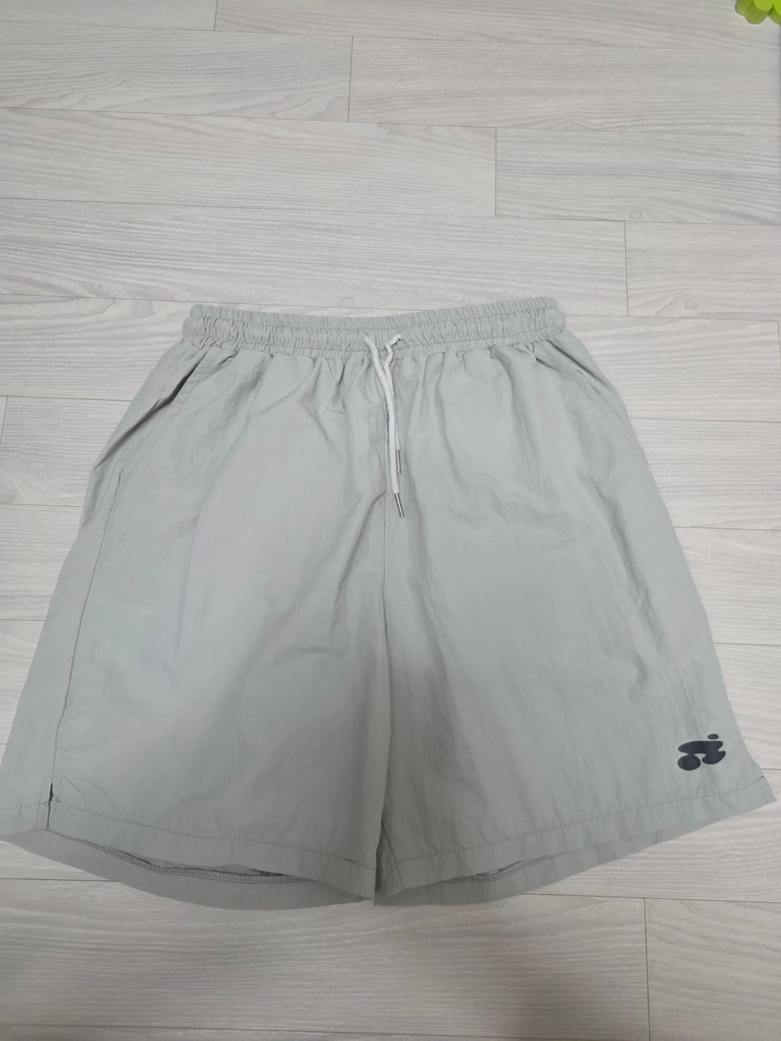 네스티킥 나일론 반바지 M사이즈 그레이컬러 상품이미지1