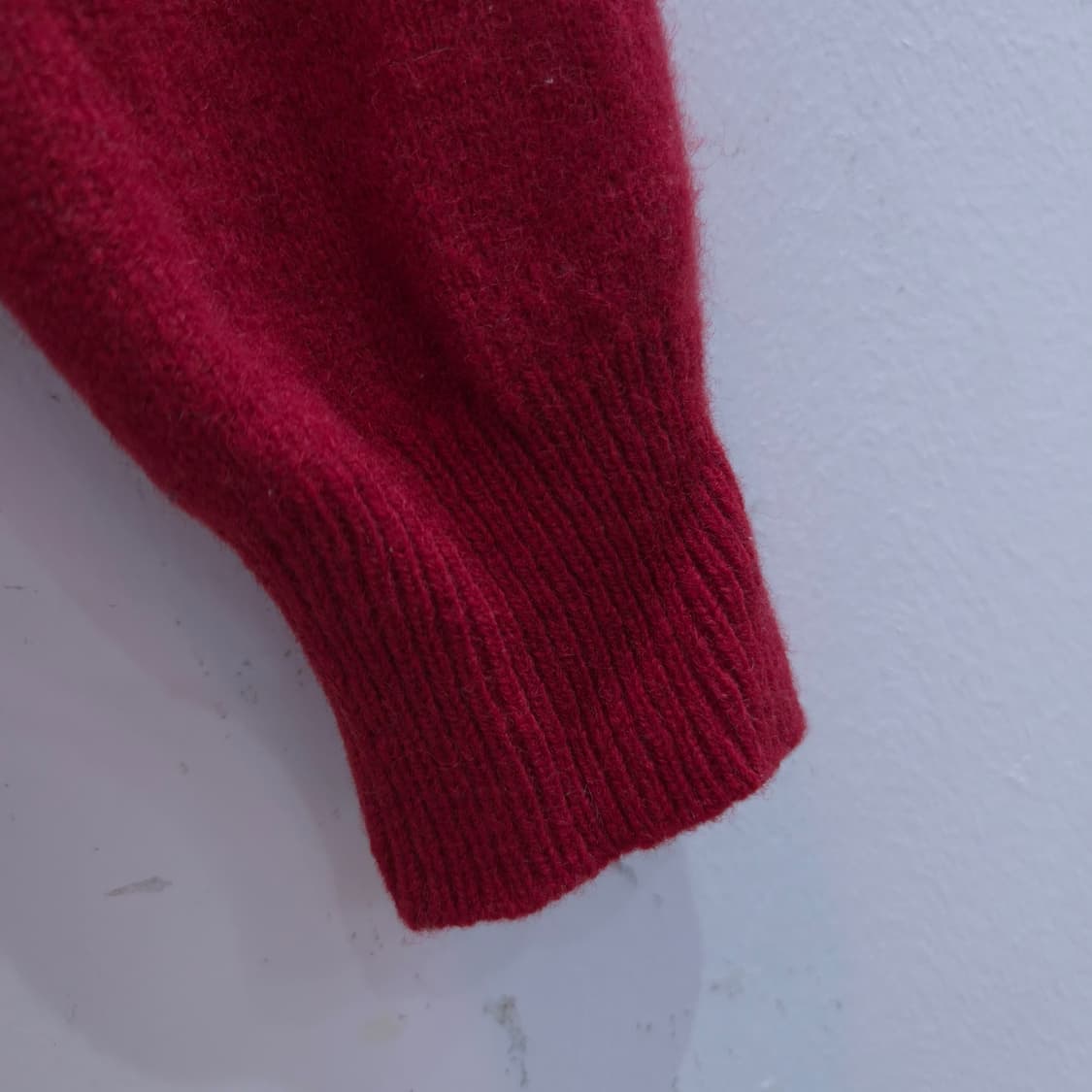 울100%  다크레드 크루넥 니트 상품이미지4