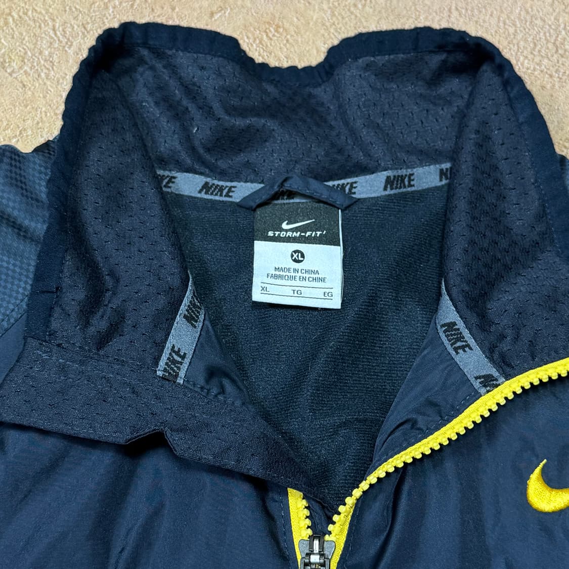 (바배) 나이키 옐로우 스우시 스톰핏 바람막이 상품이미지4