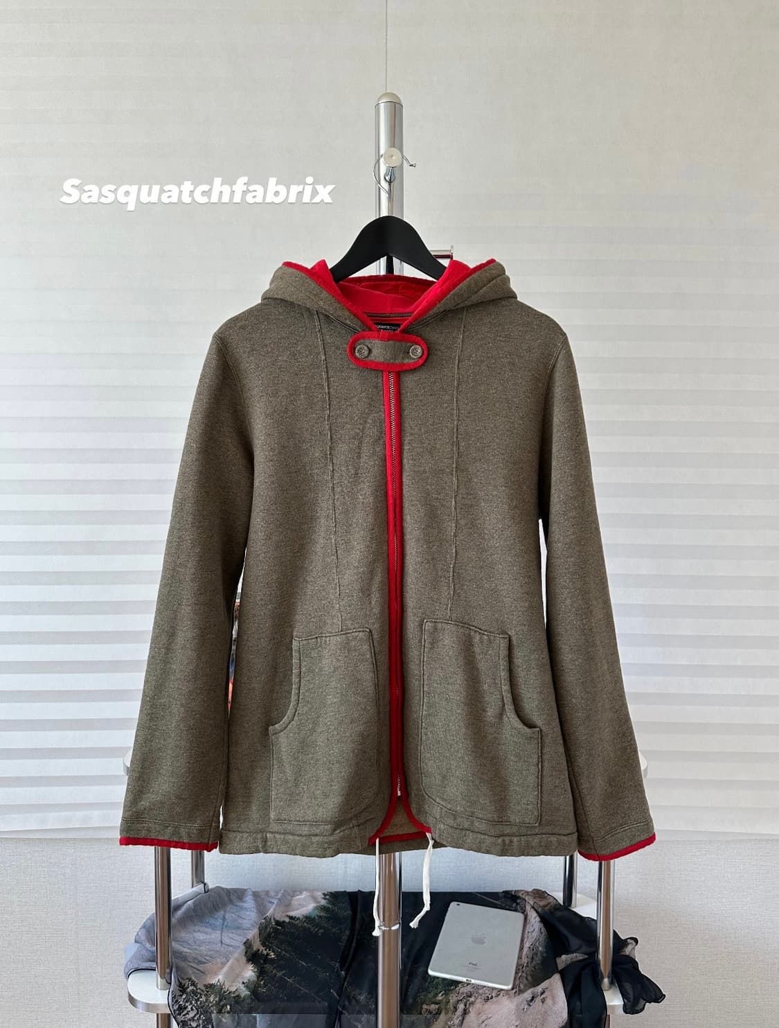 사스콰치패브릭스 아라빅 자수 후드집업 상품이미지1