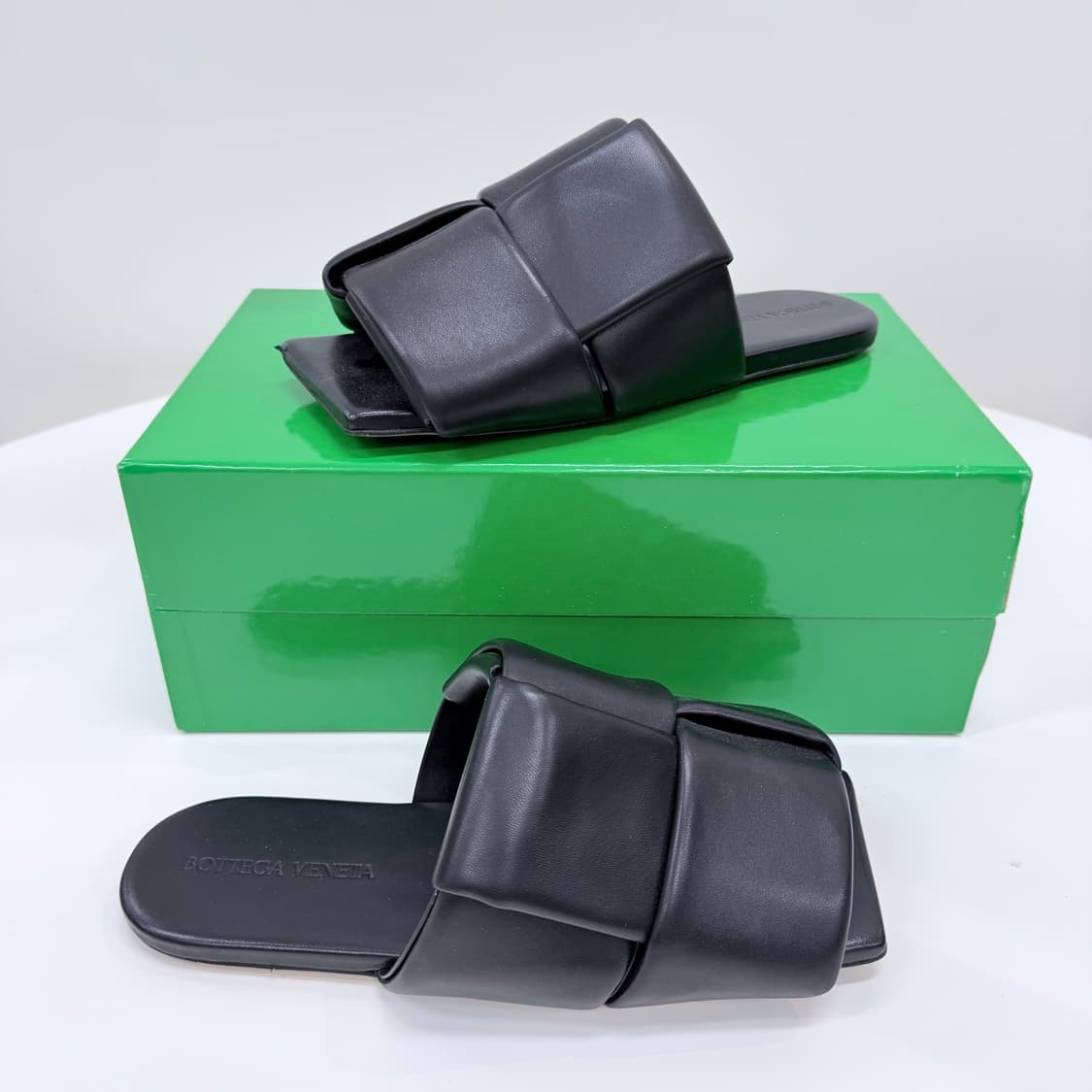 [S급/270] 보테가 베네타 패치 뮬 샌들 슬리퍼 블랙 상품이미지3