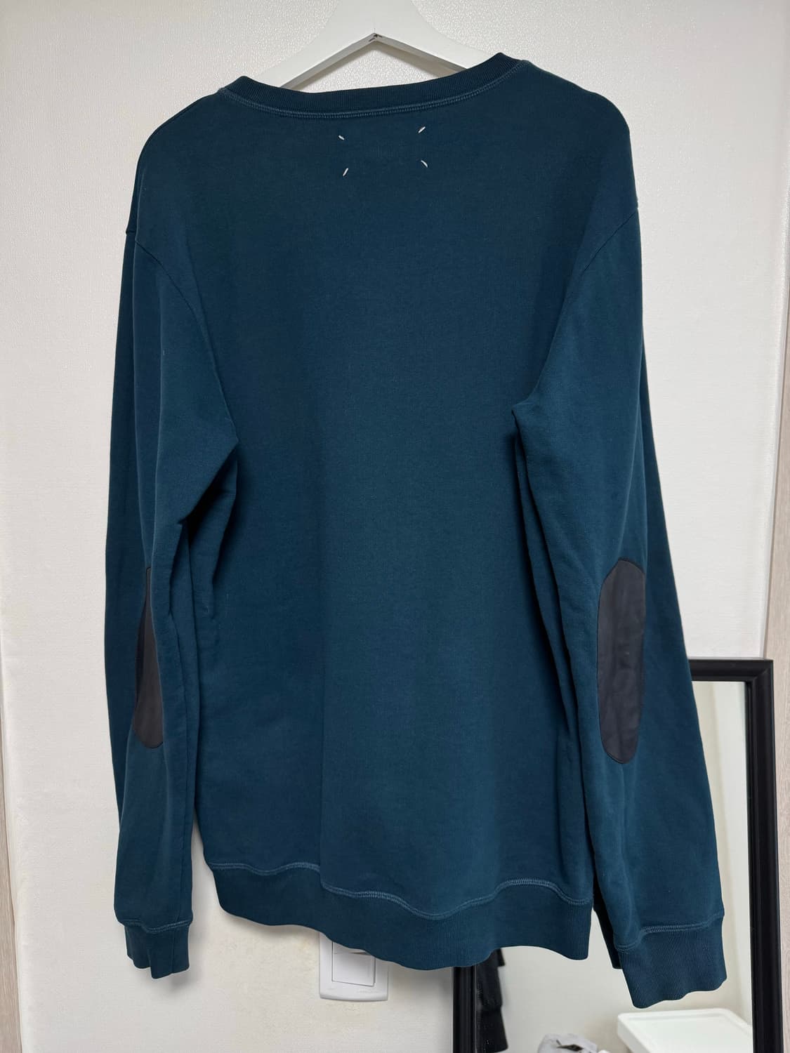 마틴 마르지엘라 엘보우 맨투맨 상품이미지3