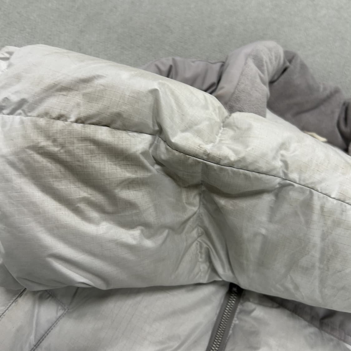 노스페이스 신형 눕시 패딩 아이보리/회색 m 상품이미지6