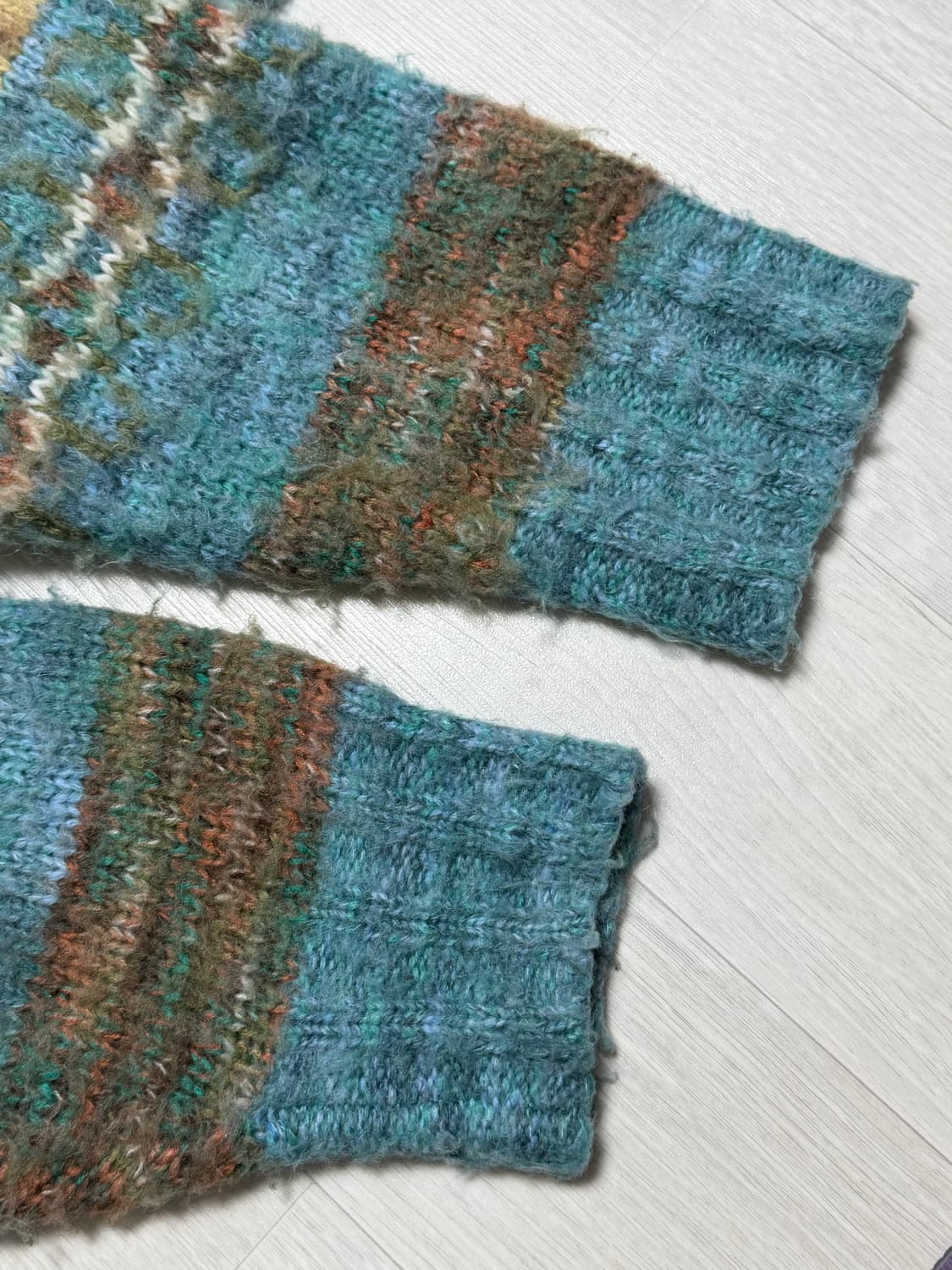 PERVERZE 크롭니트 상품이미지3