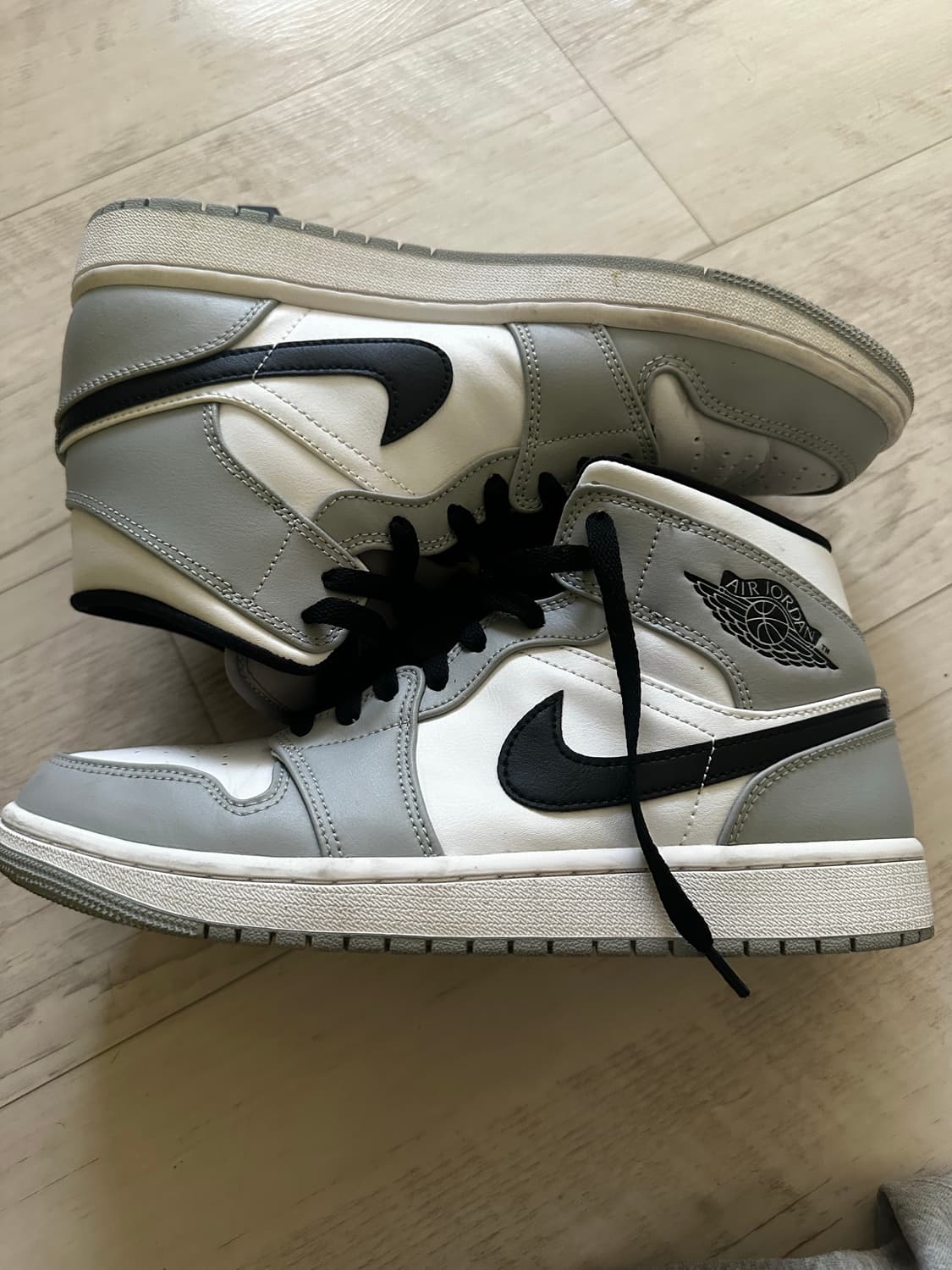 조던 1 미드 라이트 스모크 그레이 상품이미지2