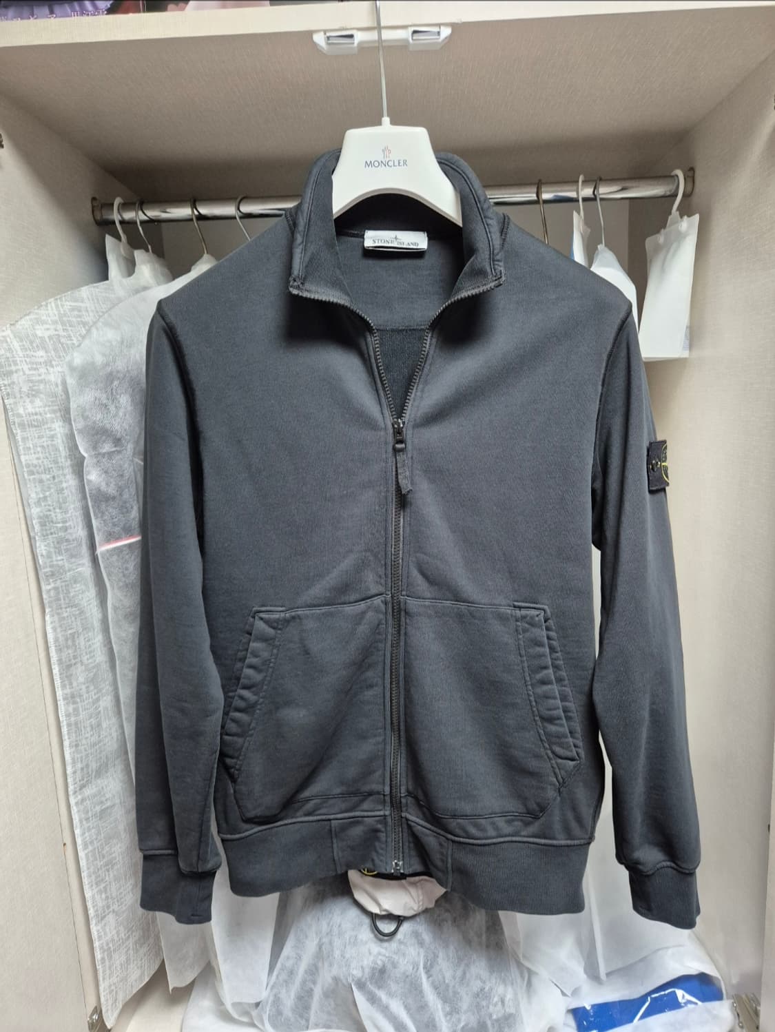 한글택 23SS 스톤아일랜드 집업 블랙 95-M 상품이미지1