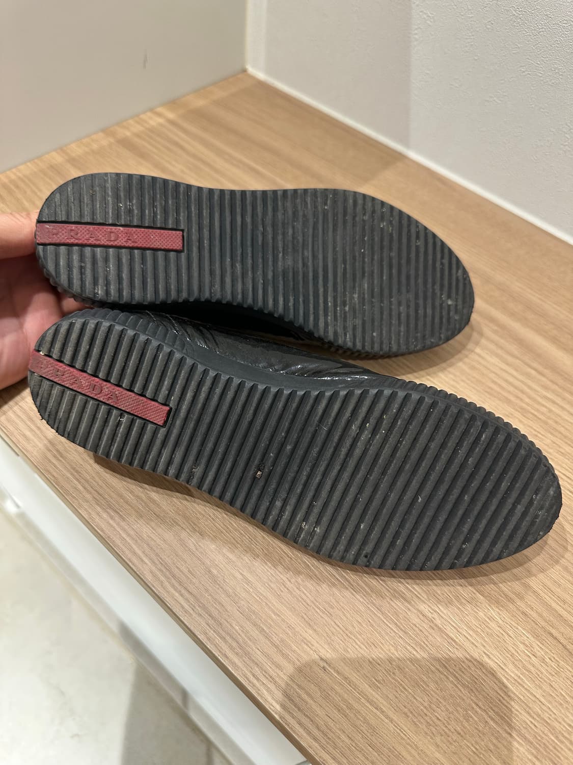 프라다 애나멜 스니커즈 블랙(35.5) 상품이미지4