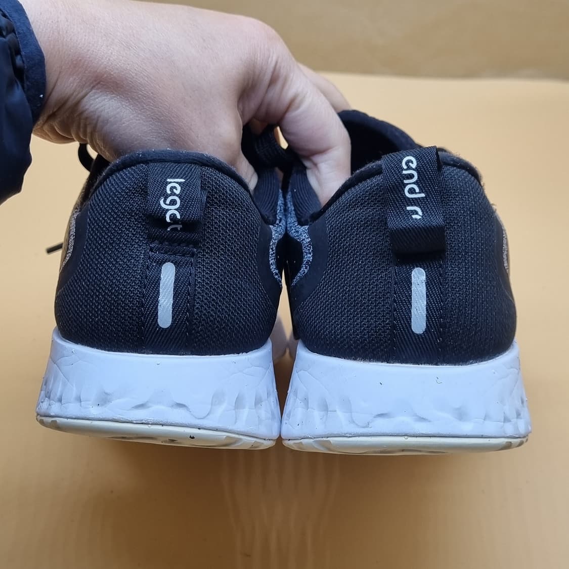 나이키 레전드리액트 여성운동화235  상품이미지4