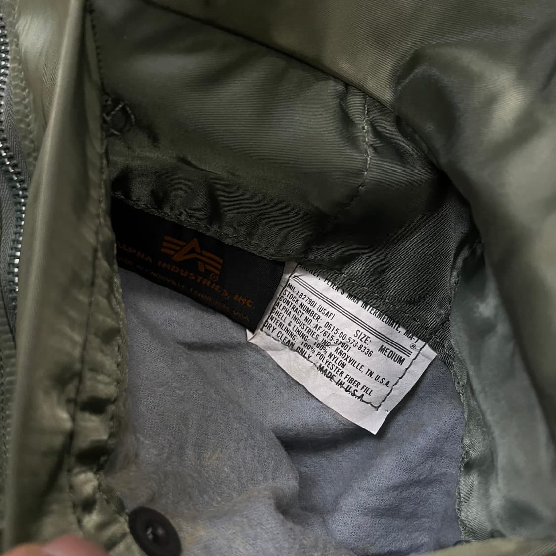 알파인더스트리 ma-1 플라이트 봄버 자켓 카키 상품이미지5