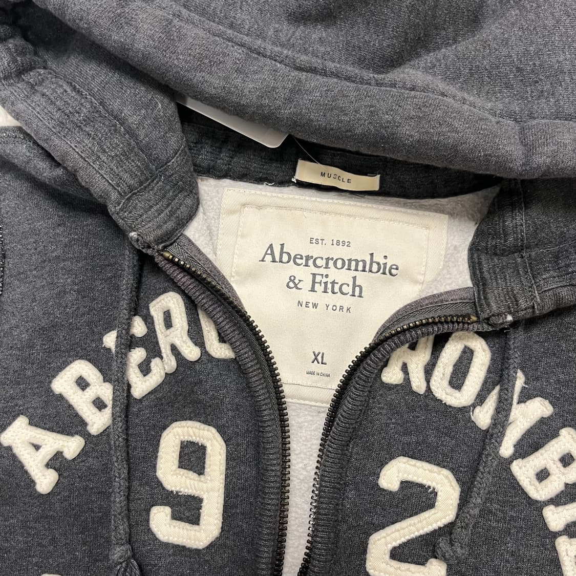 Abercrombie grey zip-up hoodie 상품이미지6