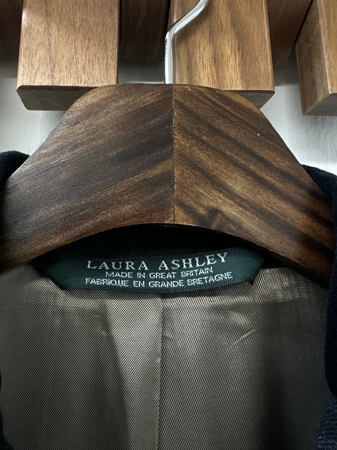 Laura Ashley 로라애슐리 영국제 울 블레이저 3버튼 클래식 자켓 상품이미지2