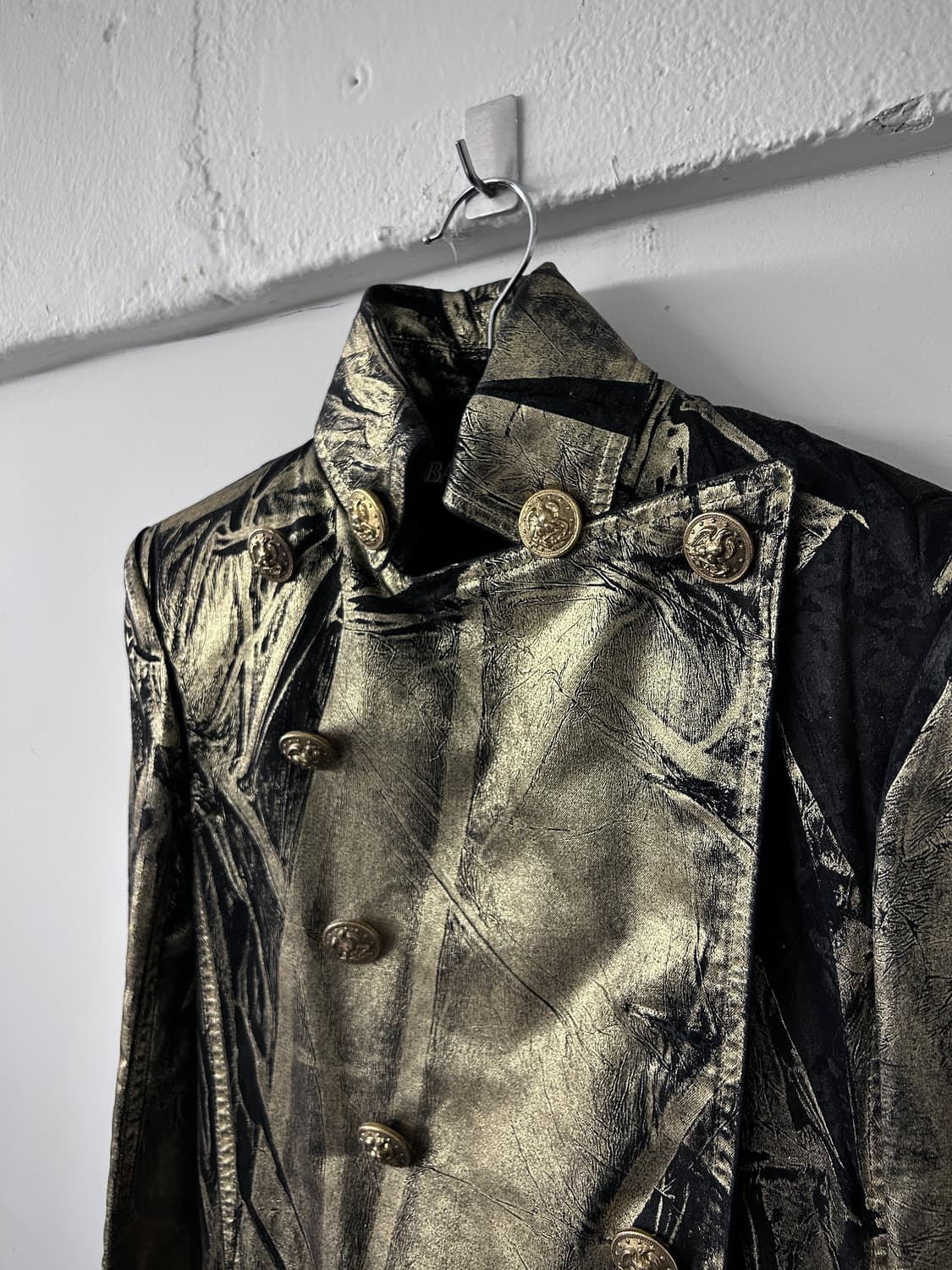 발망 데카르넹 골드 브러쉬드 나폴레옹 코트 상품이미지4