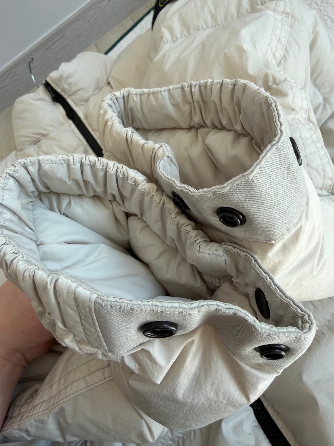 스톤아일랜드 23fw 크링클랩스 논후드 패딩 xl 상품이미지4