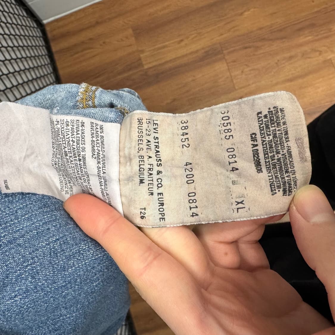 리바이스 레드탭 워싱 데님 셔츠 사선 포켓 버튼 디테일 레귤러핏 중청 상품이미지7