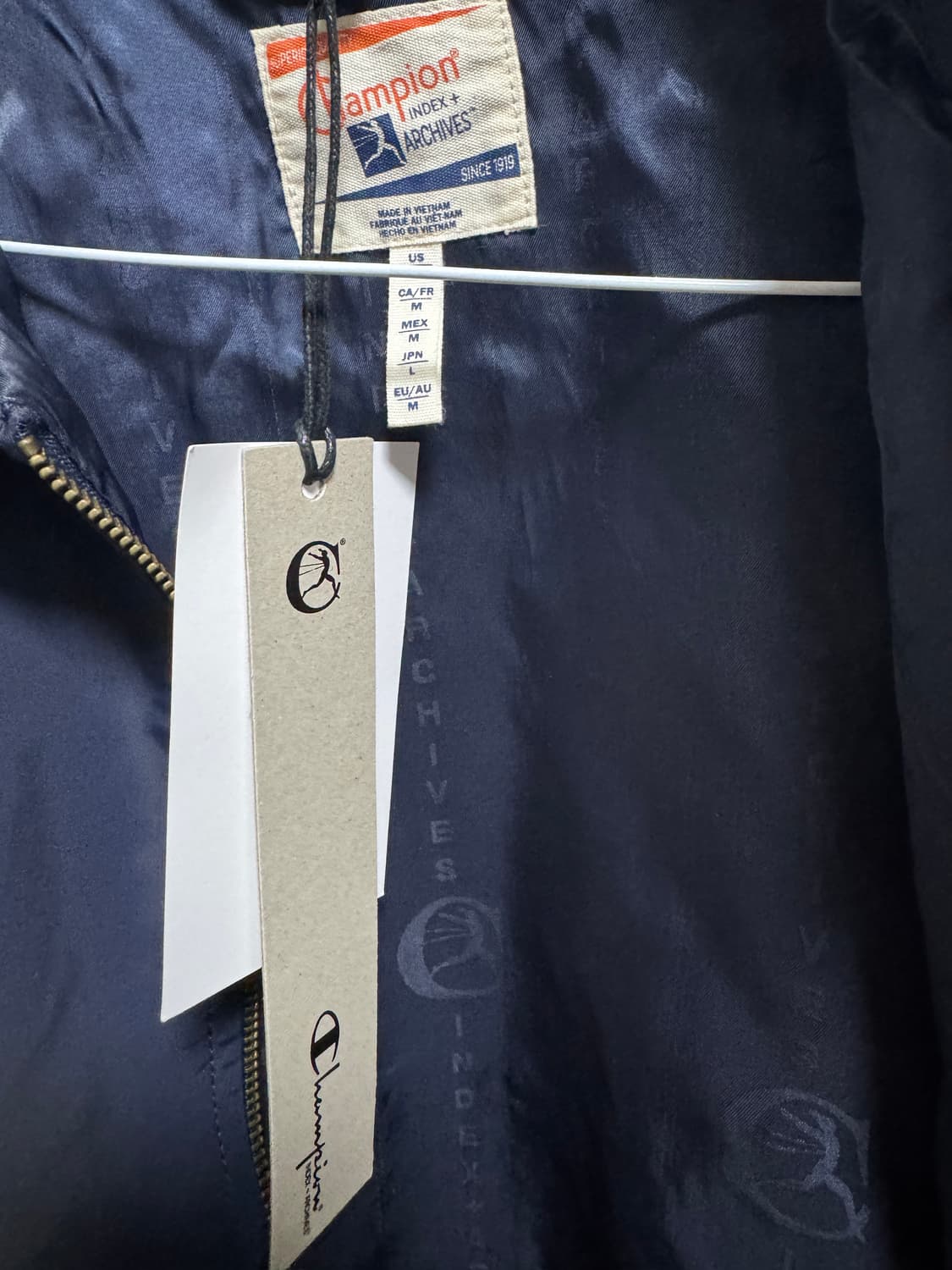 챔피언 네이비 자켓 판매합니다 (새상품) 상품이미지5