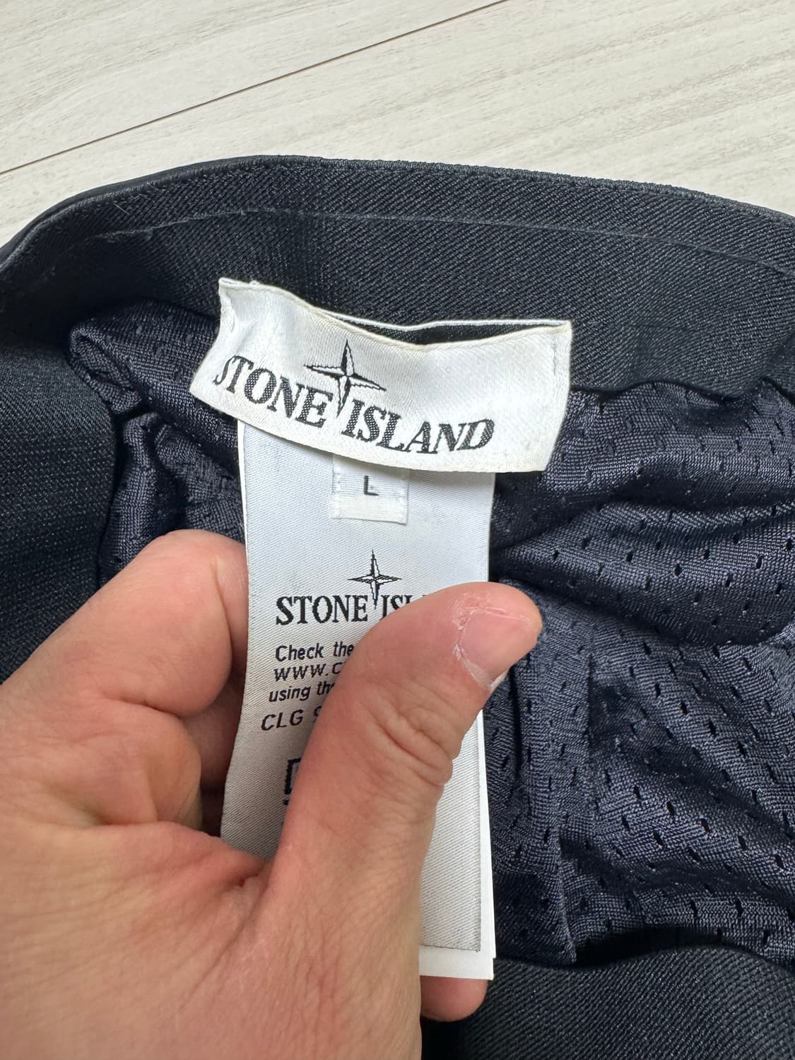 스톤아일랜드 나일론메탈 블랙 L사이즈 모자 판매합니다. 상품이미지3