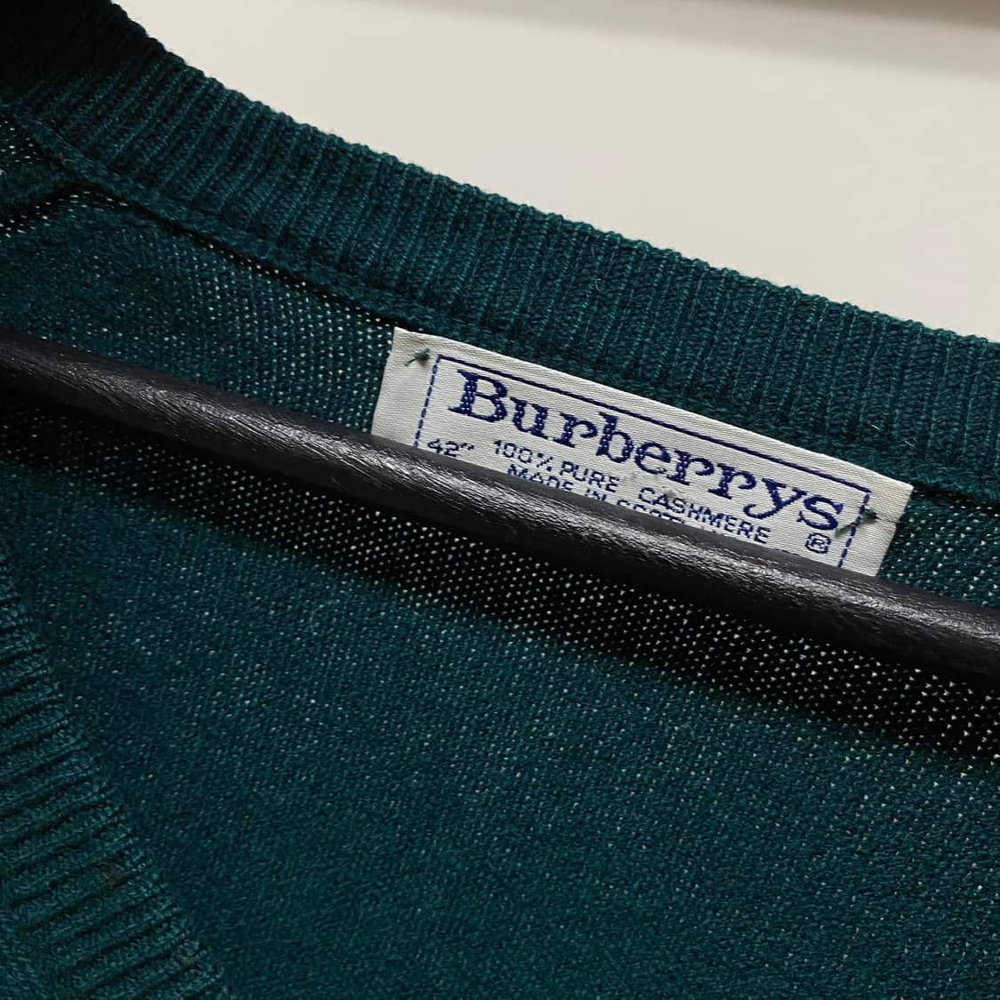 Burberry Cashmere V-Neck Knit 상품이미지7