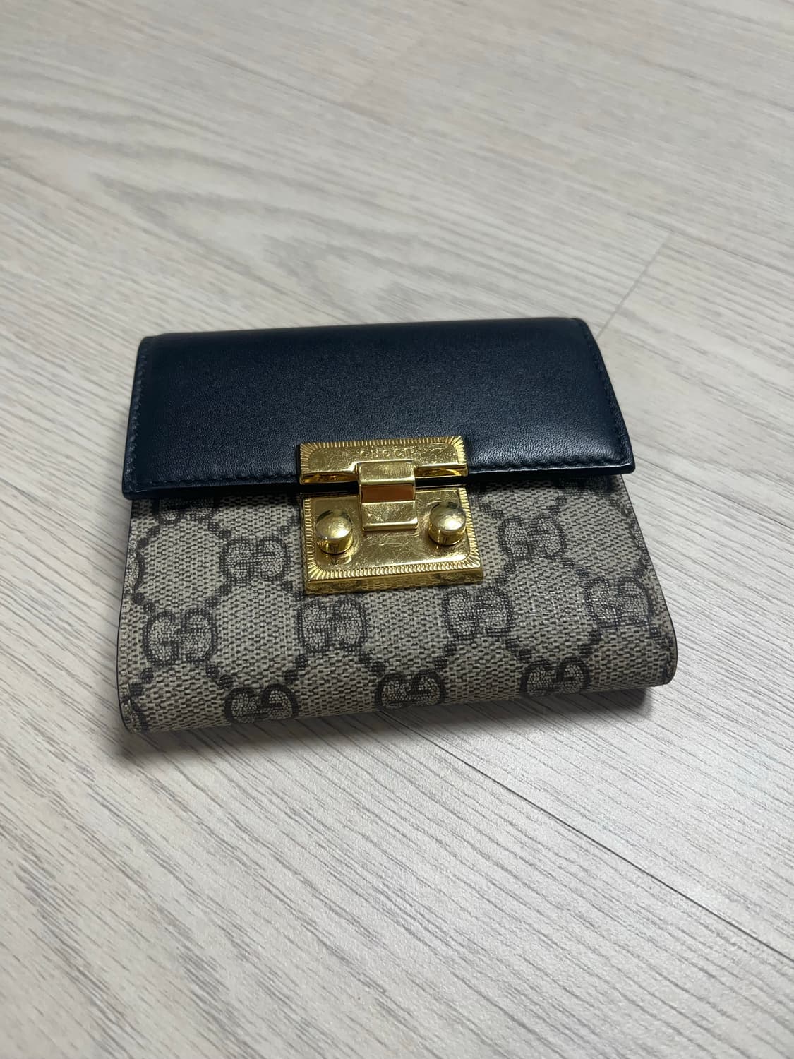 구찌 패드락 반지갑 상품이미지1