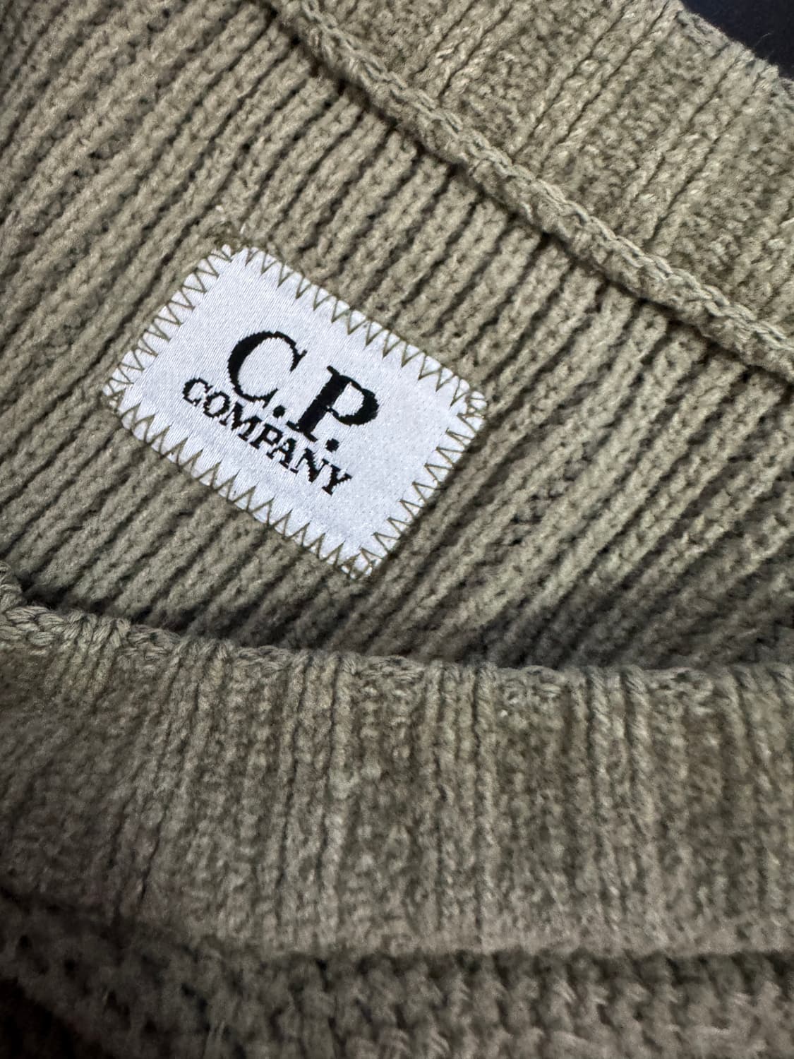 정품!! C.P 씨피 컴퍼니 렌즈 풀오버 니트 L ~ XL 상품이미지3