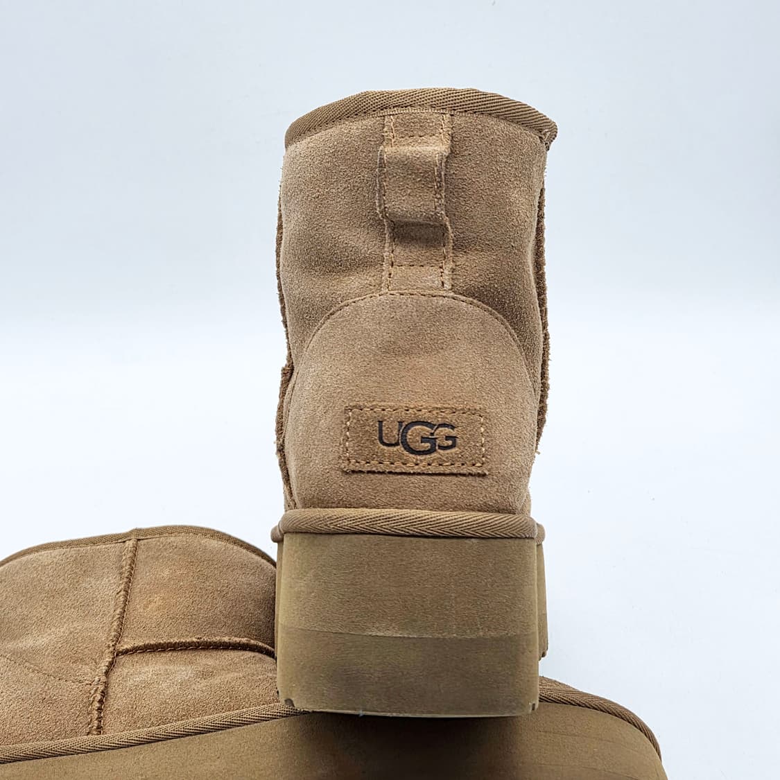 어그 우먼스 클래식 미니 플랫폼 부츠 체스트넛 (240) 상품이미지2